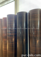 الفيلم الزخرفي لـ PVC ذو الحبوب الخشبية الملمعة عالية للسلسلة المسطحة العرض 1260mm