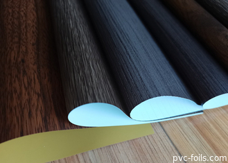 أوراق PVC الزخرفية ذاتية الالتصاق من الحبوب الخشبية لتغطية الأثاث
