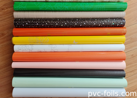 طابعة ملونة عالية اللمعان للفيلم اللاصق الذاتي للفيلم PVC لتزيين الأثاث